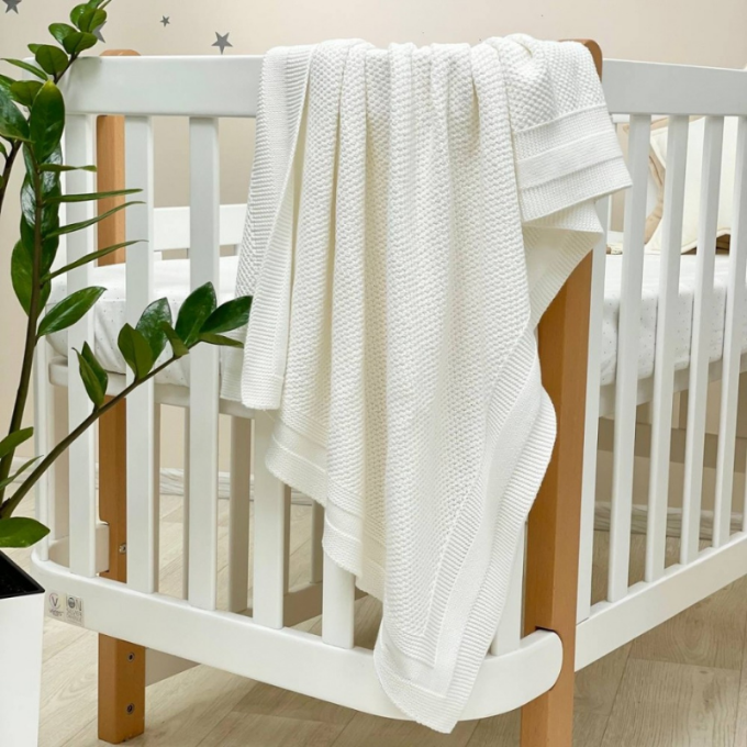 Paturica bebe Cosy tricotata din bumbac alb (1)